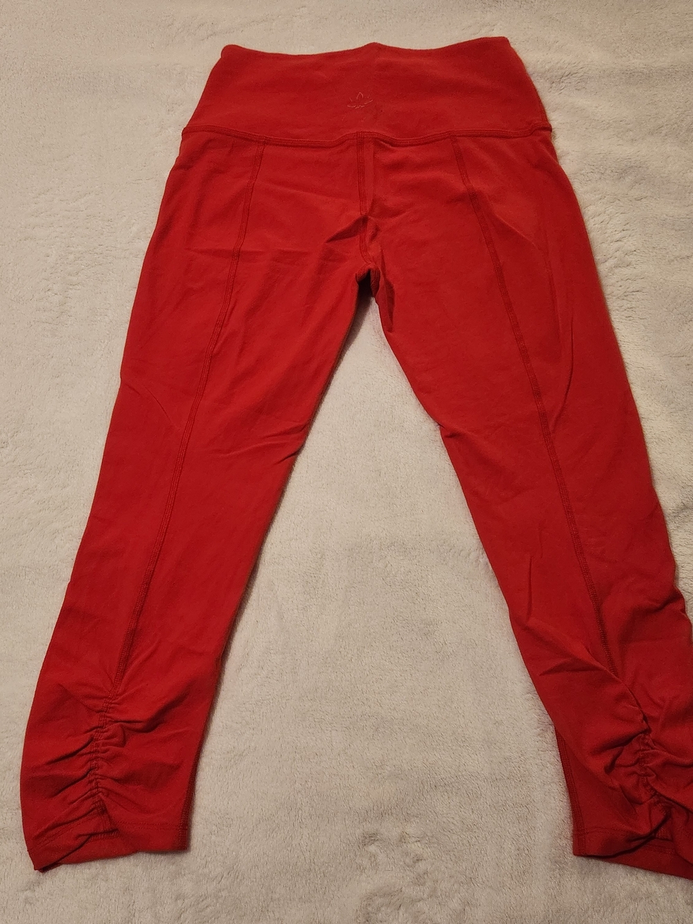 Beyond Yoga Red Ruched Hem High-Waist Leggings